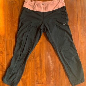 Nike black mid-calf workout leggings w/ pink band